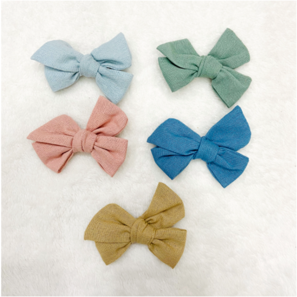 Shop Laurel Isla Linen 3x5 Bow Clip