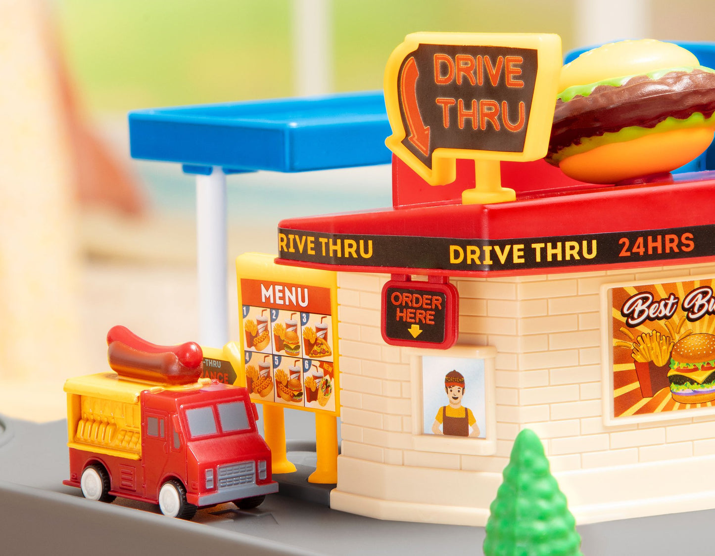 Driven by Battat Dine & Drive Pit Stop Pocket Series (for 4 years +)
